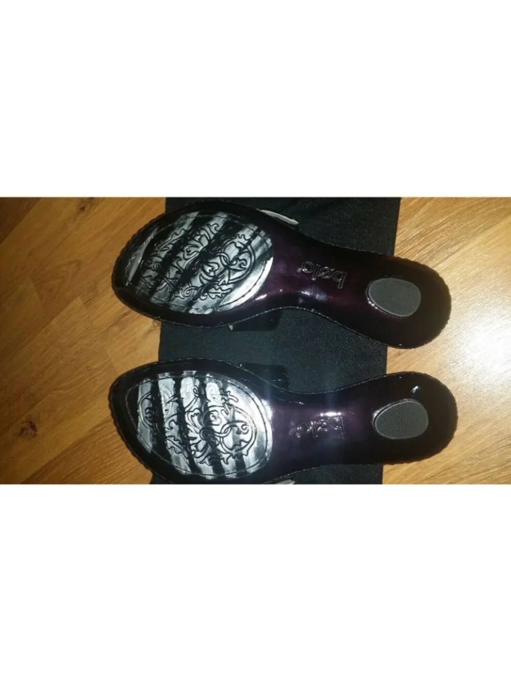 Bolo By Born Black Patent Thong Sandals for Women - Size 7 US - New in Box
